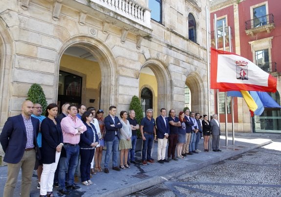 Gijón. El Ayuntamiento de Gijón se sumó a la convocatoria de la FEMP. 