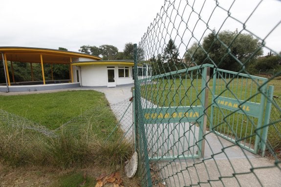 Guardería. Una de las instalaciones que ocupan, dentro del Chas, terreno municipal. 