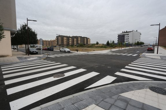 Cruce entre las calles Peña Mea y Naranjo de Bulnes. 