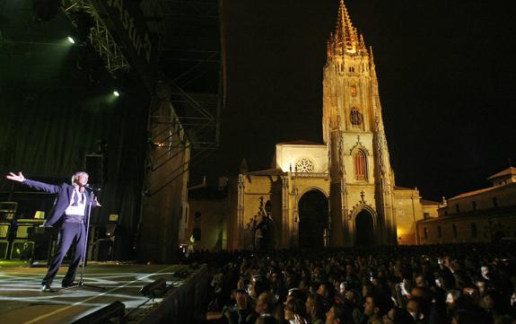 Un concierto de Sergio Dalma en la Catedral. 