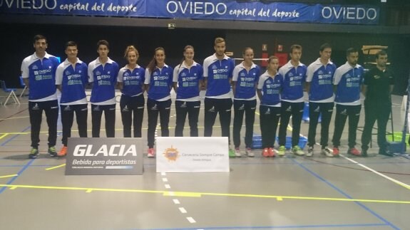El equipo del Club Bádminton Oviedo que se enfrentó al Arjonilla en la primera jornada. 