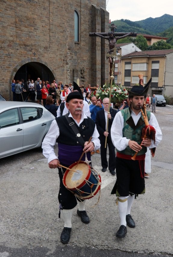 Turón despide la fiesta del Cristo