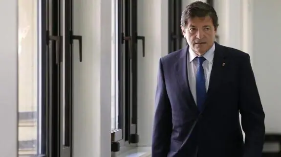 Javier Fernández, a su llegada al Consejo de Gobierno del Principado.