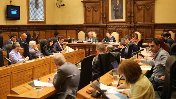 La corporación, en el Pleno extraordinario de este miércoles. 