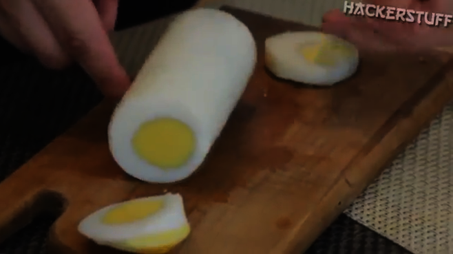 ¿Cómo hacer un huevo cocido gigante?