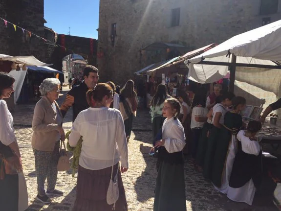 Salas disfruta de su Feria Medieval