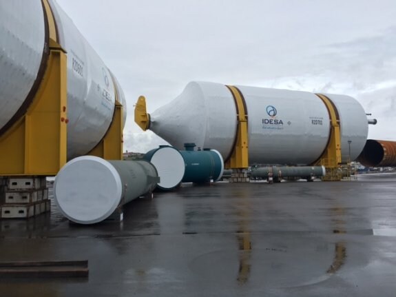 Dos de los tambores fabricados por IDESA que serán transportados a Bélgica. 
