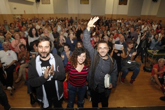 Mayoral, Castañón y Monedero, ayer, en el Colegio Jovellanos de Gijón. 