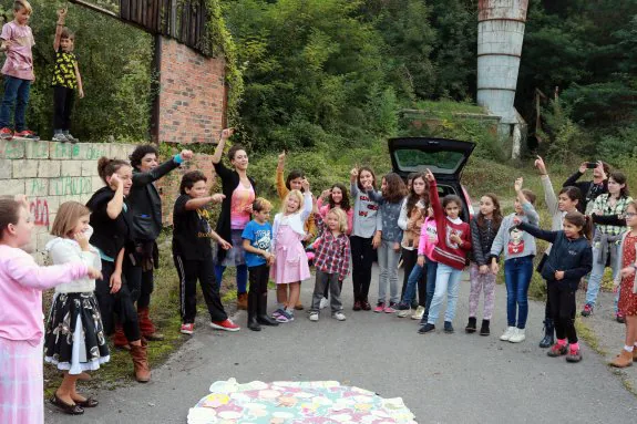 Los niños participaron en todo tipo de actividades en el festival de La Xata La Rifa. 