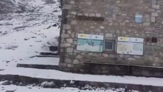 Llega la nieve al Naranjo de Bulnes