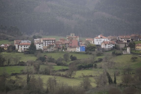 Vista general de la localidad de Colunga. 