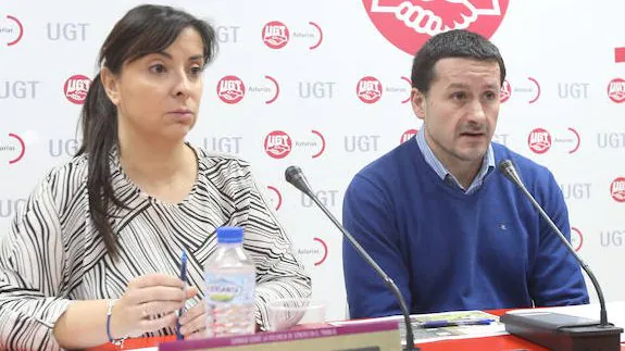 La vicesecretaria general confederal de UGT, Cristina Antoñanzas y el secretario general asturiano, Javier Fernández Lanero