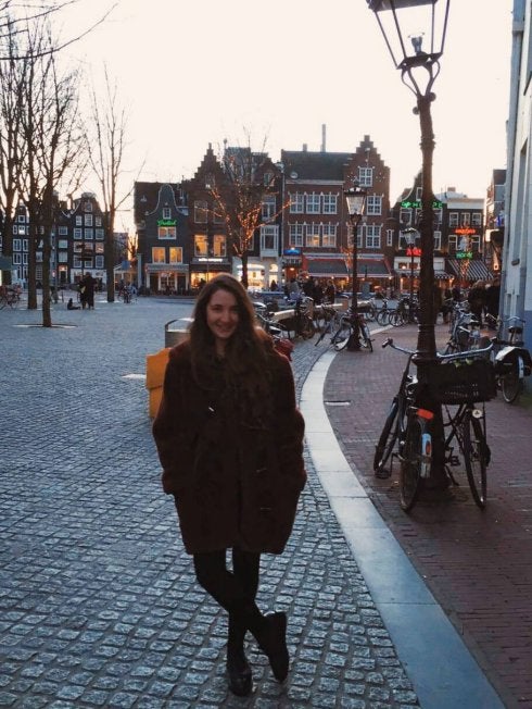 Celia López, en una calle de Amsterdam.