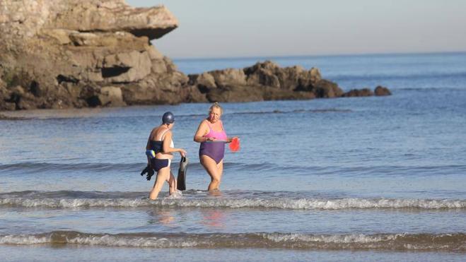 Asturias disfruta de altas temperaturas que se prolongarán durante una semana que incluye dos fetivos. 