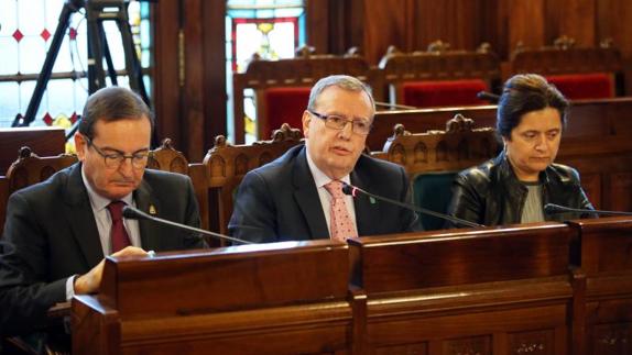 Francisco del Busto, esta mañana, en la Junta General.