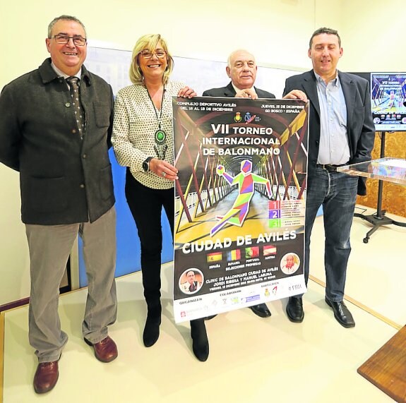 José Antonio García, Ana Hevia, Manuel de la Cámara y Fernando Rubio, ayer durante la presentación. 