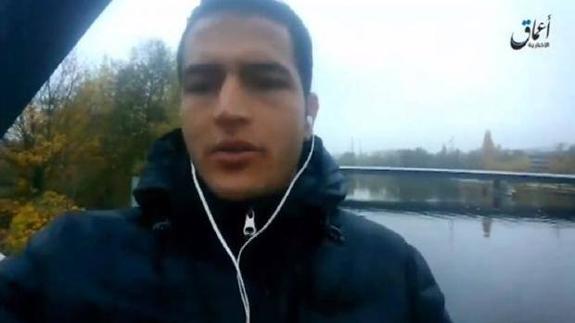 El vídeo que dejó el terrorista de Berlín: «Si estáis en Europa, combatid a estos cerdos cruzados»