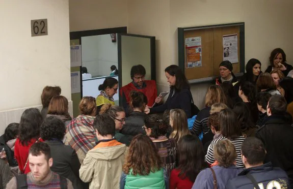 Opositores, antes del examen realizado en diciembre. 