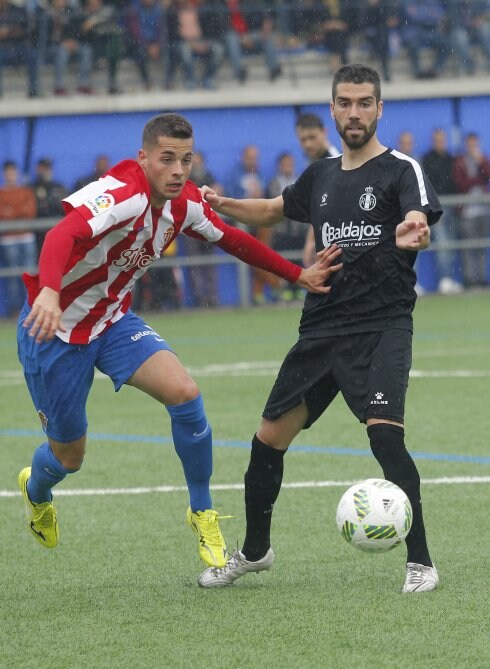 Nacho Méndez, esta temporada frente al Sporting B.