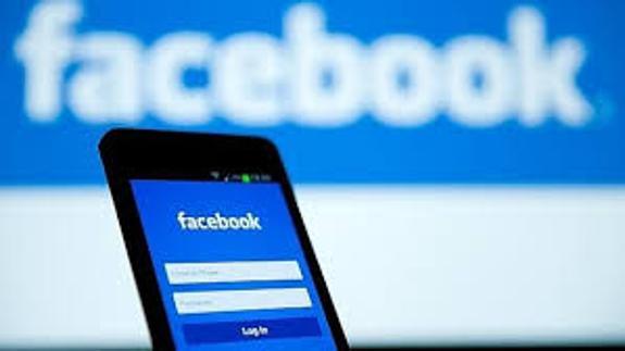 El peligro de usar la 'app' de Facebook en tu móvil