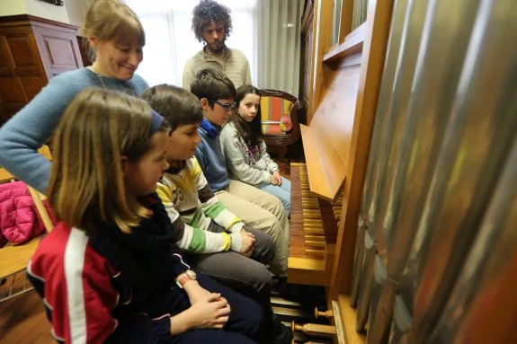 Piano y órgano, en el Conservatorio Julián Orbón