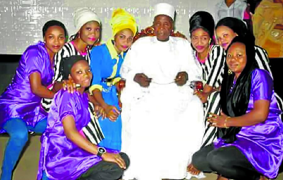 Muere el mayor polígamo