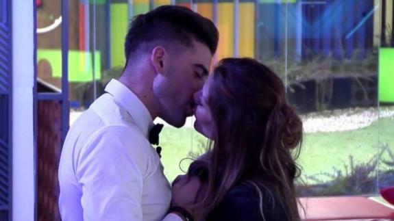 Ivonne Reyes y Sergio Ayala por fin dan rienda suelta a la pasión en Gran Hermano VIP