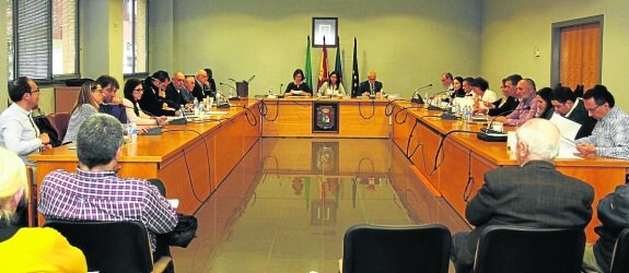 Sesión plenaria del Ayuntamiento de Castrillón, ayer. 