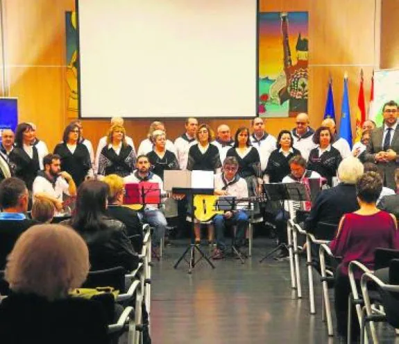 Actuación del coro de La Bodega en el congreso de habaneras. 