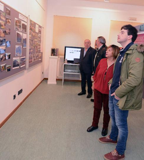 Acto de inauguración de la muestra sobre el IES. 