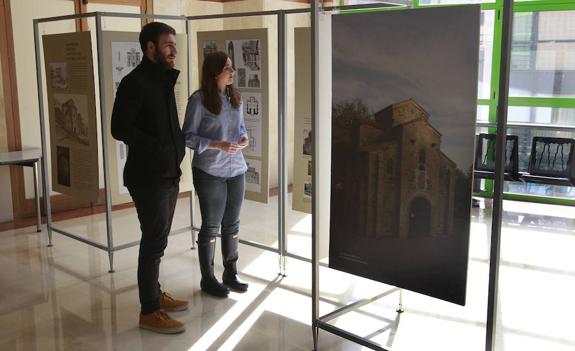 La exposición en  el campus del Milán. 