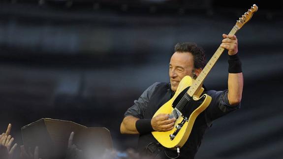 Bruce, en su concierto en El Molinón en 2013.