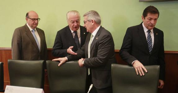 Educación prevé aplazar a 2019 las oposiciones al cuerpo de maestros