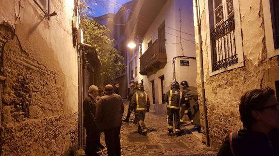 La calle de Cangas del Narcea en la que se produjo el suceso.