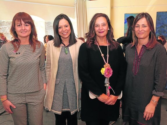 Desde la izquierda, Luisa Venero, Raquel Villa, María Cruz Rubio y Marta Díaz, ayer.. 