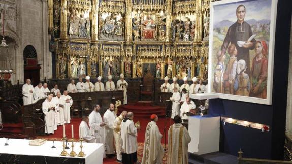 Un momento de la beatificación en la catedral de Oviedo.