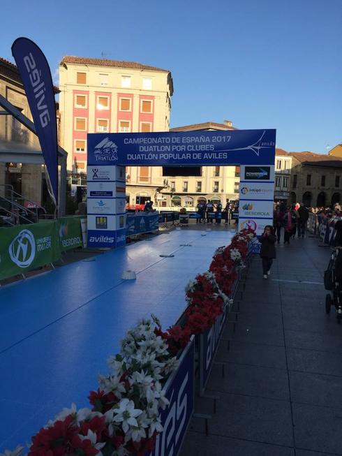 La meta ya está instalada en la Plaza de España. 