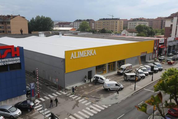 Nave en la que se ubicará el nuevo supermercado. 