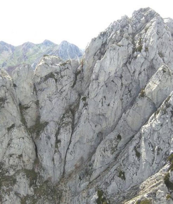 Fallece la policía gijonesa Charo Castelao en un accidente en la montaña leonesa