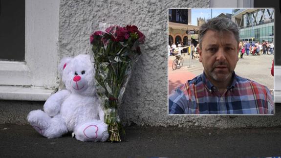 Homenaje improvisado a las víctimas de Manchester. En el recuadro, José Manuel Martínez.