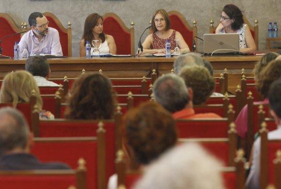 Sergio Calleja, Marta Villamil, Mónica Cavagna e Irene Bernal, durante la mesa redonda celebrada en el Ridea. 