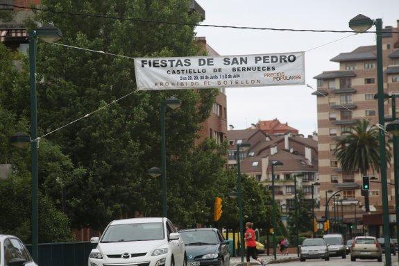 Advertencia contra el botellón en la calle Anselmo Solar, Viesques. 