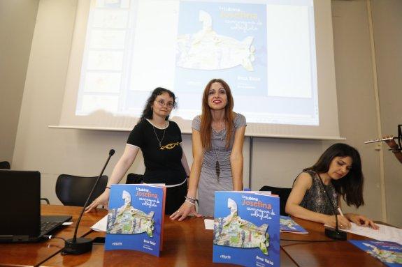 Diana Sobrado, Rosa Valle y Begoña Natal, en la presentación del libro. 