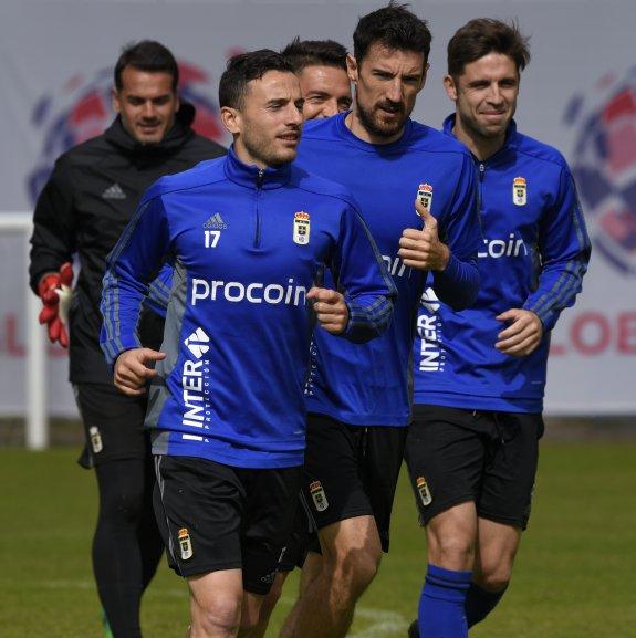 Fernández, Toché y Verdés, en un entrenamiento en El Requexón. 