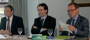 Gerardo Herrero, José Perals y José Javier Medina, durante la mesa redonda sobre las relaciones de la Fiscalía con la prensa. ::
JOAQUÍN PAÑEDA