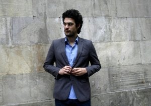 Oliver Laxe, nacido en París de padres de gallegos, presentó ayer en Gijón su película. ::
CITOULA