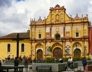 Fachada de la catedral de Villaviciosa, ahora San Cristóbal de las Casas, en el estado de Chiapas. ::
E. C.
