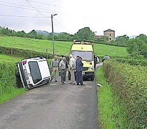 El Ford Fiesta que conducía José Ramón Álvarez por la carretera de Santa Eulalia de Vigil. ::
IMAGEN CEDIDA POR TPA