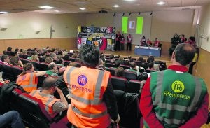 Un momento del encuentro entre profesores y empresarios. ::
ROMÁN