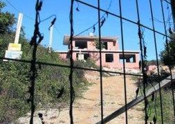 La finca de La Ruxidora, en Cuerres, donde se encuentra el yacimiento del Cuaternario con restos óseos de animales. ::                             NEL ACEBAL